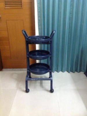 ขายชั้นวางอุปกรณ์สริมสวย  PVC 3 ชั้นสภาพดีขายถูก