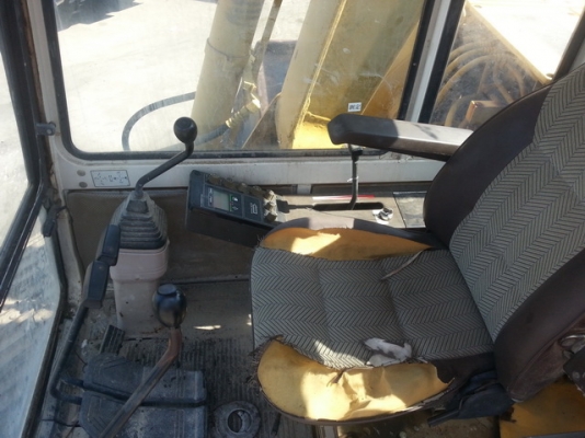 รถขุดดิน  PC60-6-37071  แท็กซ์ใหญ่ อาร์มยาว ชั่วโมงใช้งานน้อย จากญี่ปุ่นเพิ่งมาถึงไทย  โทร.081-373-0559