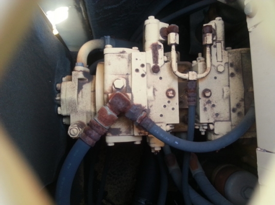 รถขุดดิน  PC60-6-37071  แท็กซ์ใหญ่ อาร์มยาว ชั่วโมงใช้งานน้อย จากญี่ปุ่นเพิ่งมาถึงไทย  โทร.081-373-0559