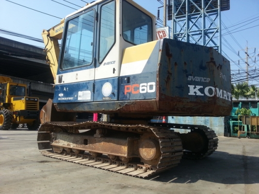 รถขุดดิน  PC60-6-37071  แท็กซ์ใหญ่ อาร์มยาว ชั่วโมงใช้งานน้อย จากญี่ปุ่นเพิ่งมาถึงไทย  โทร.081-373-0559