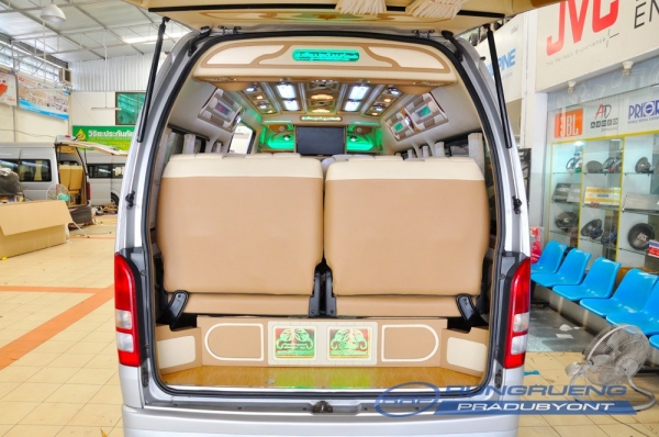 ขายด่วนรถตู้ TOYOTA/COMMUTER 2008พร้อมตกแต่งภายใน Style VIP ขายด่วนรถตู้ TOYOTA/COMMUTER 2008พร้อมตกแต่งภายใน Style VIP