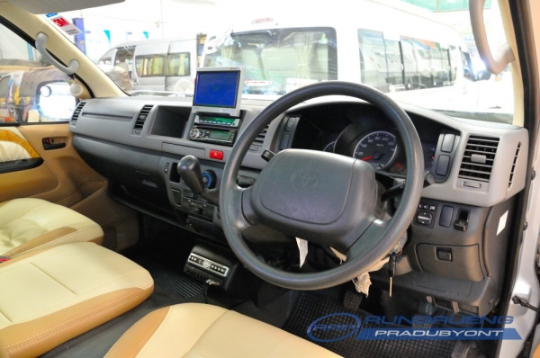 ขายด่วนรถตู้ TOYOTA/COMMUTER 2008พร้อมตกแต่งภายใน Style VIP ขายด่วนรถตู้ TOYOTA/COMMUTER 2008พร้อมตกแต่งภายใน Style VIP