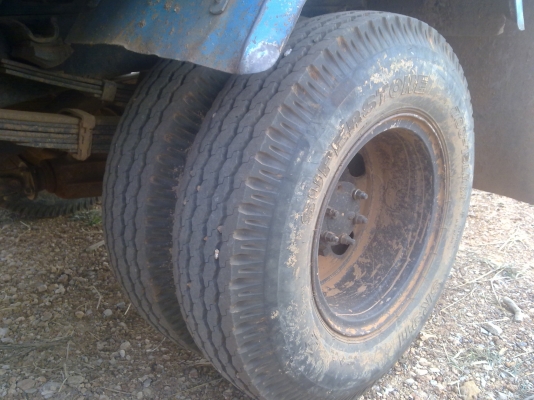 ขาย  รถบรรทุก  6  ล้อเล็ก  ISUZU  85  แรงม้า