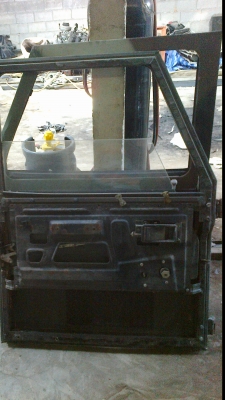 ประตูคู่หน้า defender 110