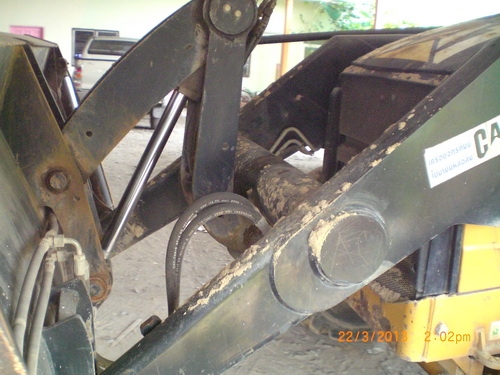 แบ็คโฮ ตักหน้าขุดหลัง CAT 422E  4WD เก่านอก