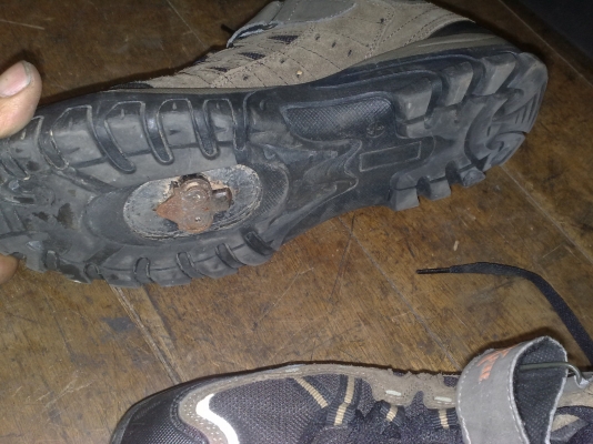 ขายรองเท้าสำหรับปั่นจักรยานมี2คู่ใช้กับเสือหมอบกับเสือภูเขา