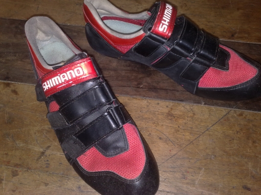 ขายรองเท้าสำหรับปั่นจักรยานมี2คู่ใช้กับเสือหมอบกับเสือภูเขา