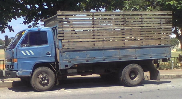 ฝากขาย 6 ล้อ ISUZU NKR 110 แรง แก้มเหลือง**ห้างแท้พร้อมใช้