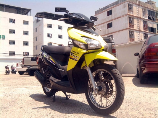 ขออนุญาติขาย Honda Click Trun Up มือเดียว สีเหลืองดำ