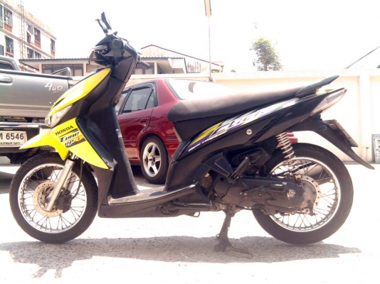 ขออนุญาติขาย Honda Click Trun Up มือเดียว สีเหลืองดำ