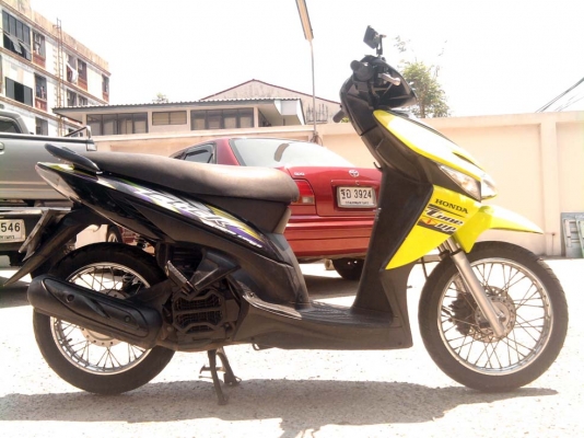ขออนุญาติขาย Honda Click Trun Up มือเดียว สีเหลืองดำ