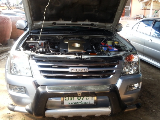 ต้องการขายด่วน isuzu d-max slx 2.5 ปลายปี 2005
