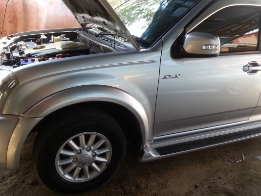 ต้องการขายด่วน isuzu d-max slx 2.5 ปลายปี 2005