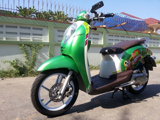 ขออนุญาติขาย HONDA Scoopy-i 110 cc. มือเดียว สีเขียวขาว หัวฉีด