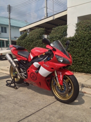 ขาย Yamaha R1