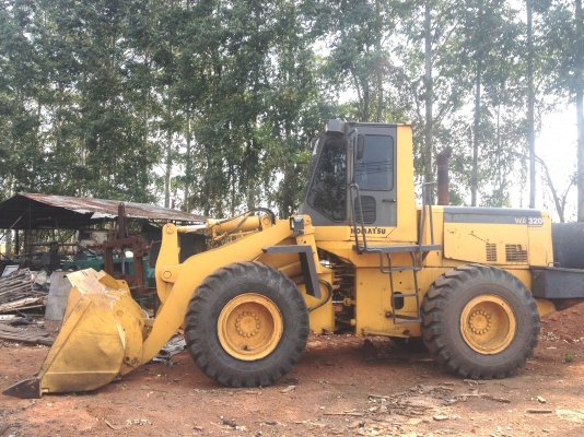 ขายด่วน..รถตัก KOMATSU WA320-3 รถสวย พร้อมใช้ ตักแรง ได้งานไว เครื่องดี ประหยัดน้ำมันสุดคุ้ม มีทะเบียนครบ.