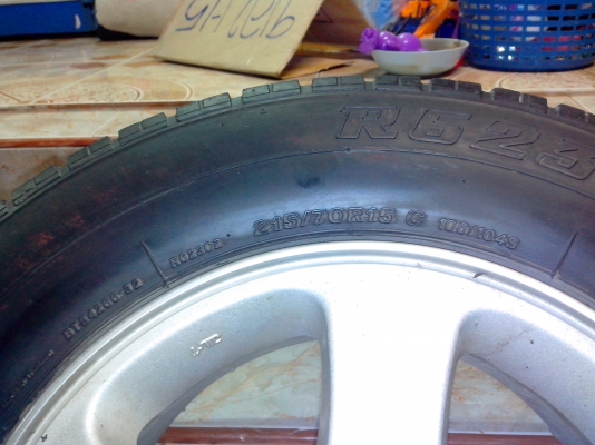 ขายแม็กมิตซูขอบ15พร้อมยาง 215/70/15 ราคาถูก ขายราคานี้ครับ
