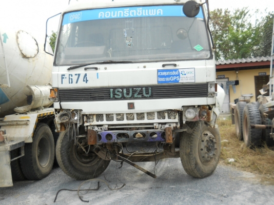 รถบรรทุก อีซูซุ 10 ล้อ  2 เพลา ไม่มีเครื่องยนต์