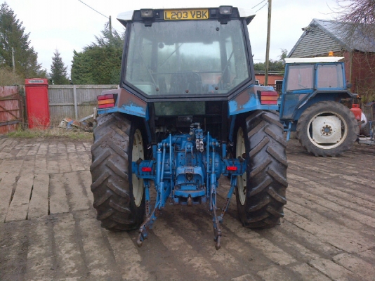 รถไถฟอร์ด 7740