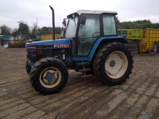 รถไถฟอร์ด 7740