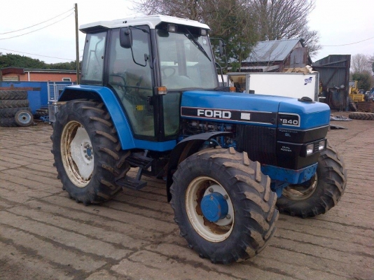 รถไถฟอร์ด 7840