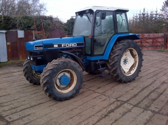 รถไถฟอร์ด 7840