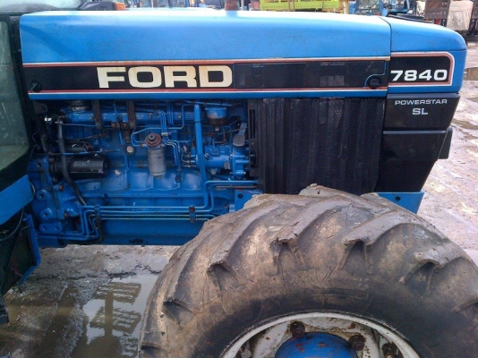 รถไถฟอร์ด 7840