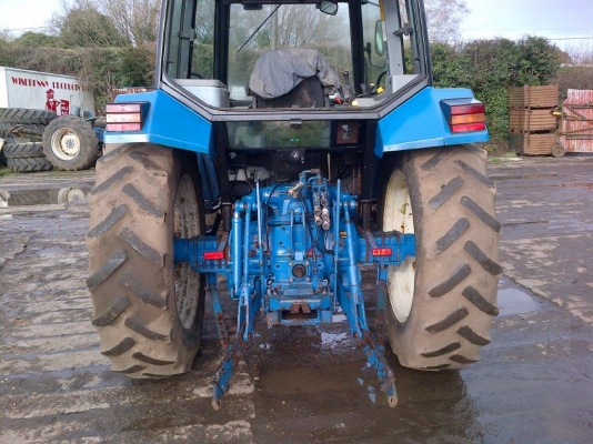 รถไถฟอร์ด 7840