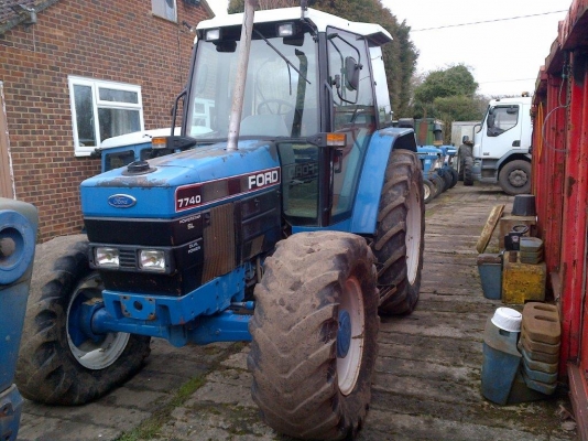 รถไถฟอร์ด 7840