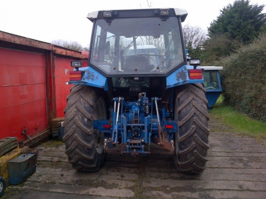 รถไถฟอร์ด 7840