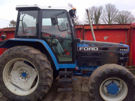 รถไถฟอร์ด 7840