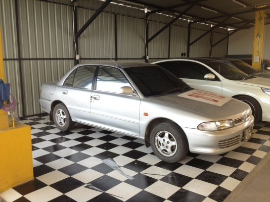 ขายปี1993 สีเงิน(ตะกั่ว) เกียร์ธรรมดา เครื่องเบนซิน 1500cc 73,000บาท