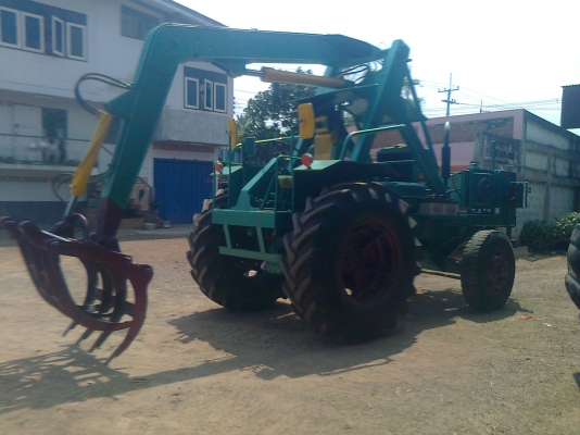 รถคีบอ้อย FORD คีบหลัง เครื่อง 6 สูบ เกียร์ทอร์ค  พร้อมใช้งาน