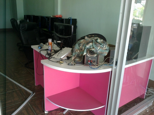 เซ้งคอมร้านเกมส์ noHDD อุปกรณ์ครบยกไปเปิดร้านเลย(ราคานี้ก่อน5เมษา)ด่วนขะใจ๋มาเน้ออ้าย