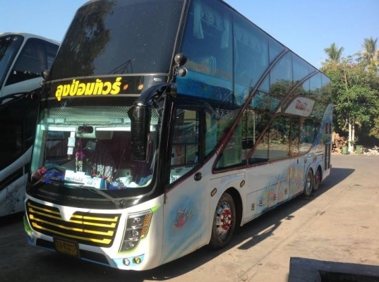 ขายรถบัส8ล้อ เสาคู่ หางหงษ์ อู่มีแสง 2,980,000 บาท