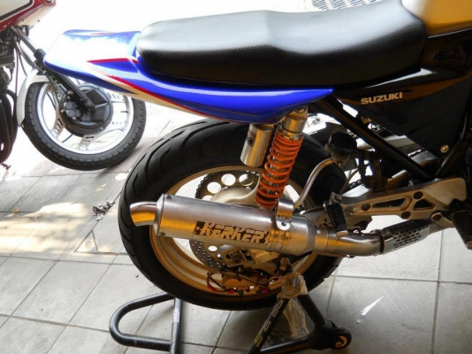 ขาย SUzuki GS 700cc เเต่งเปน super4  มีเล่ม ทะเบียน