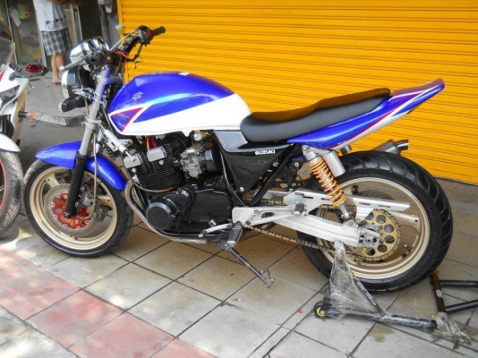 ขาย SUzuki GS 700cc เเต่งเปน super4  มีเล่ม ทะเบียน