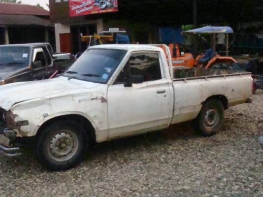 ดัทสัน 620 รุ่น4ขอ สภาพแห้งๆ สีต้องทำเอาไปแก้ไฟท้ายอย่างเดียว ดัทสัน 620 รุ่น4ขอ สภาพแห้งๆ สีต้องทำเอาไปแก้ไฟท้ายอย่างเดียว