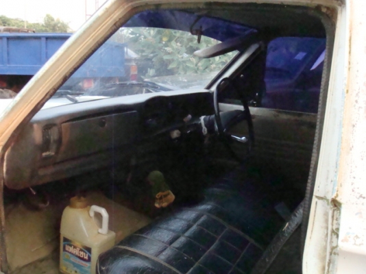 ดัทสัน 620 รุ่น4ขอ สภาพแห้งๆ สีต้องทำเอาไปแก้ไฟท้ายอย่างเดียว ดัทสัน 620 รุ่น4ขอ สภาพแห้งๆ สีต้องทำเอาไปแก้ไฟท้ายอย่างเดียว