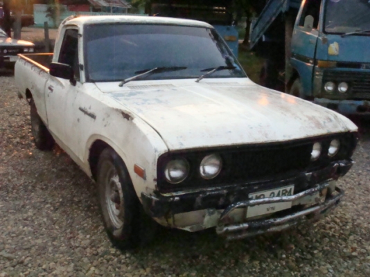 ดัทสัน 620 รุ่น4ขอ สภาพแห้งๆ สีต้องทำเอาไปแก้ไฟท้ายอย่างเดียว