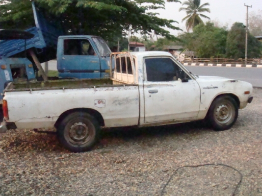 ดัทสัน 620 รุ่น4ขอ สภาพแห้งๆ สีต้องทำเอาไปแก้ไฟท้ายอย่างเดียว ดัทสัน 620 รุ่น4ขอ สภาพแห้งๆ สีต้องทำเอาไปแก้ไฟท้ายอย่างเดียว