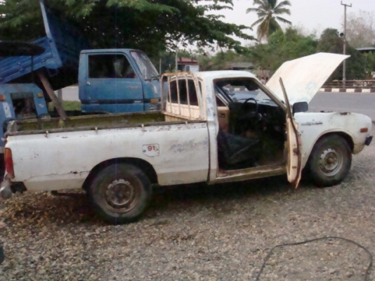 ดัทสัน 620 รุ่น4ขอ สภาพแห้งๆ สีต้องทำเอาไปแก้ไฟท้ายอย่างเดียว ดัทสัน 620 รุ่น4ขอ สภาพแห้งๆ สีต้องทำเอาไปแก้ไฟท้ายอย่างเดียว