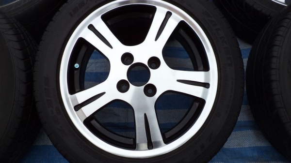 ขายล้อแม็กพร้อมยาง ขอบ 15 นิ้ว 4 รู100 สภาพดี 1ชุด