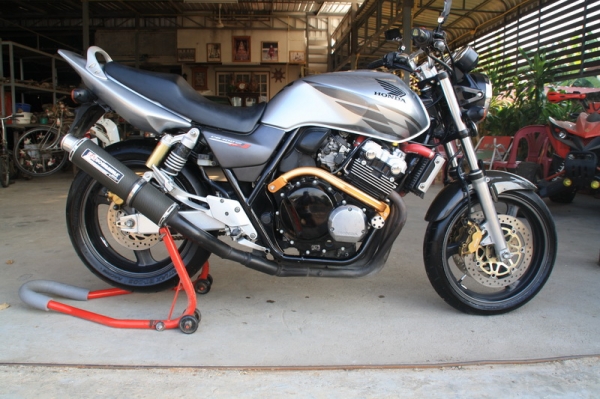 ขาย CB 400 เทค 3 ปี05 สรรพสามิตแท้ เครื่องดี สีเดิม สวย ท่อ yoshimura 134000