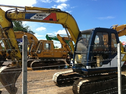 รถแบคโฮ KOBELCO SK60-1