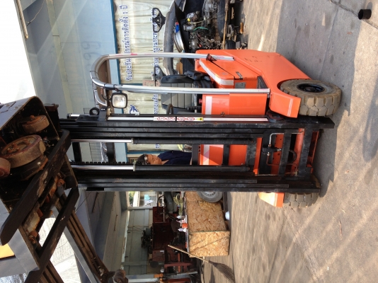 ขายโฟล์กลิฟ ยี่ห้อ BT ปี 2011 ขนาด 1.6ตัน เสาสูง 4.30ม.