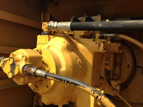 ขายรถแบคโฮ CAT E200B นำเข้าจากญี่ปุ่น มี VDO ครับ สภาพสวย คอนโทรลสั้น ติดต่อ 089-8368497/081-2990958