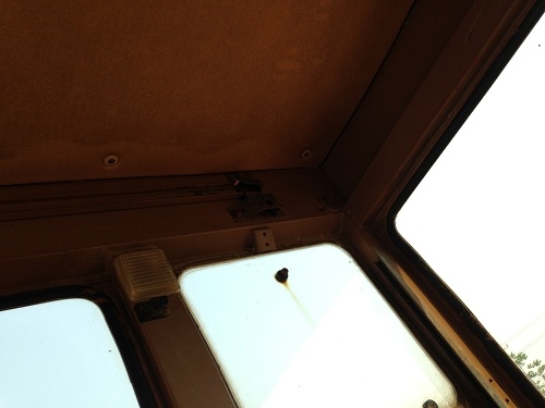 ขายรถแบคโฮ CAT E200B นำเข้าจากญี่ปุ่น มี VDO ครับ สภาพสวย คอนโทรลสั้น ติดต่อ 089-8368497/081-2990958