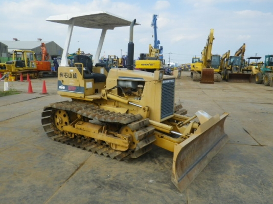 รถแทรคเตอร์ Komatsu D20P-6 เก่าญี่ปุ่น ใบมีดปรับ 6 ทิศทาง