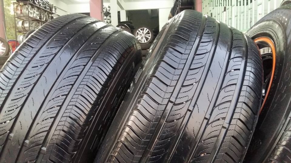 ขายล้อแม็กมือ2 cosmis xt-206r by Kiki แท้ 18" ยางปี12สนใจติดต่อ ตาเล็ก ล้อและยางครับ 081-3747940